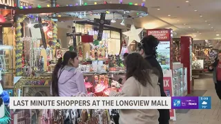 Shoppers visit Longview Mall for last-minute gifts