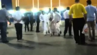 مضاربة درباويه مع حراس امن ايكيا دندنها