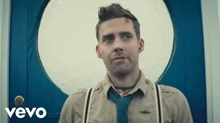 kaiser chiefs coming home official video 