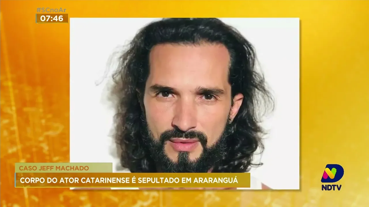 Corpo do ator Jeff Machado é sepultado na cidade de Araranguá, no Sul de SC