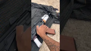 شلیک به پرنده با بچه کلاش To The Bird With The Baby Clash تفنگ Shorts  شلیک به پرنده با بچه کلاش To The Bird With The Baby Clash تفنگ Shorts