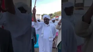 ناظر عموم بني هلبا في مراسم استقبال ابن القبيلة القائد عبدالله حسين بمحلية عد الفرسان  ناظر عموم بني هلبا في مراسم استقبال ابن القبيلة القائد عبدالله حسين بمحلية عد الفرسان