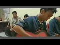 VIRAL SEDIH BANGET/ SEORANG PENGAMEN DI TANGKAP POLISI LALU DI HUKUM MENYANYIKAN LAGU IBU/