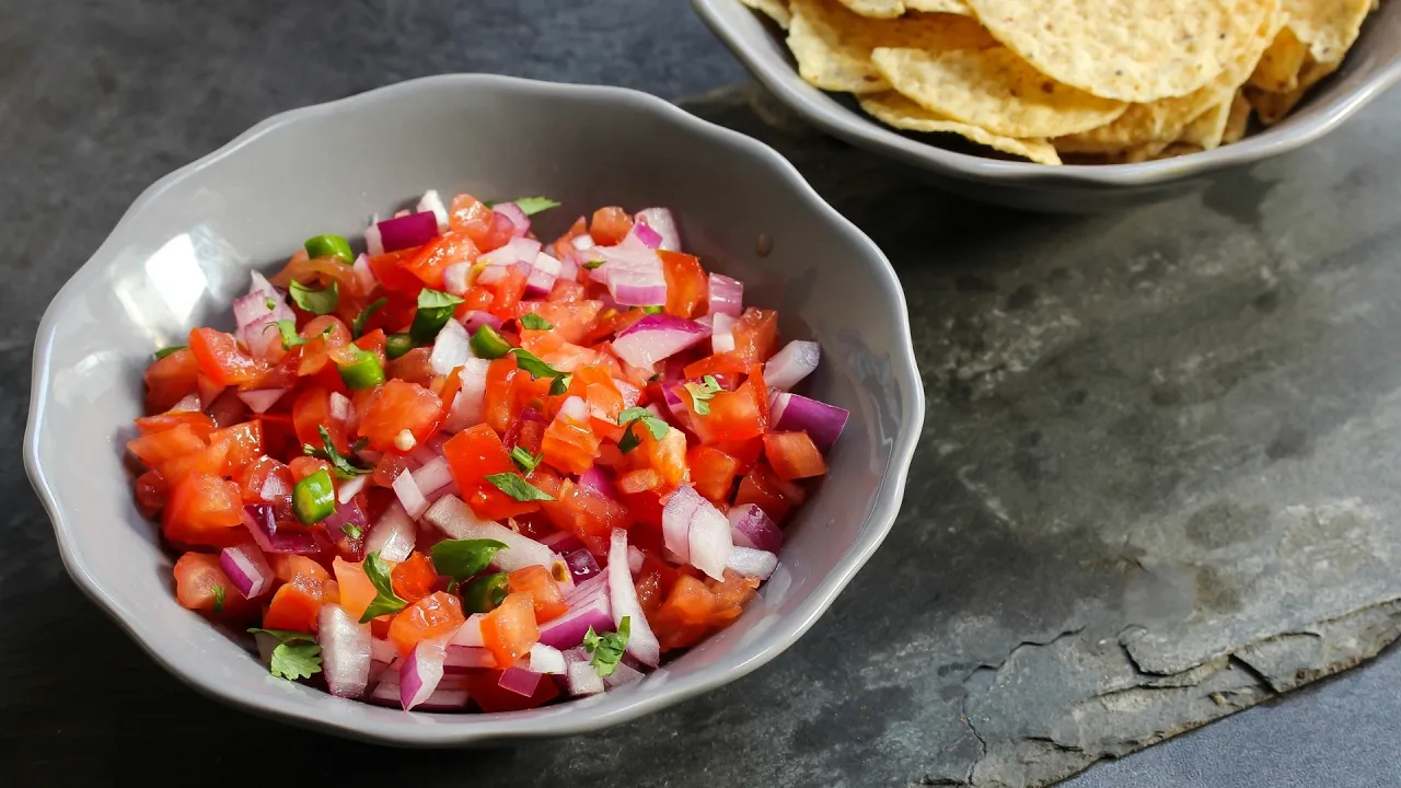 The BEST Chunky Tomato Lime Salsa (Easy Recipe)