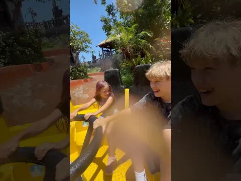 Развлекаемся в парке аттракционов «Ocean park» в городе Гонконг.
