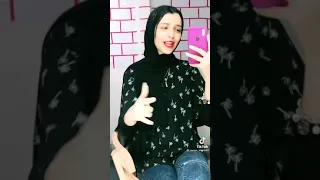 تقدر تعركنى شكلك كيوت مرسي انا خصمى لو براقلى بسحب سلاحى واديه 