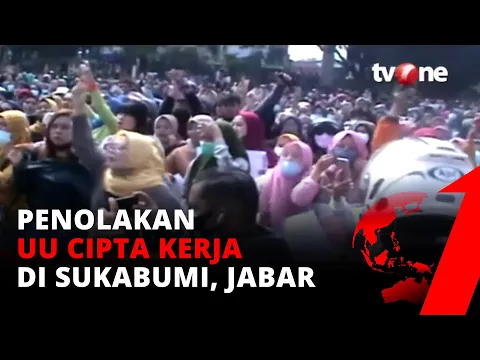 Iring Iringan Buruh Berdatangan ke Pendopo Bupati Sukabumi, Tolak UU Cipta Kerja | tvOne
