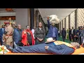 Download Lagu Picha na Video zikionesha mwili wa Raila Odinga ukiwa umelazwa Bungeni na kuagwa zawaliza wengi