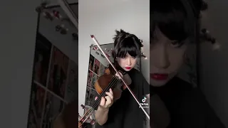 عزف على الكمان اغنية ماري الدمويةwednesday Short كمان Wednesday Tiktok ماري الدموية  عزف على الكمان اغنية ماري الدمويةwednesday Short كمان Wednesday Tiktok ماري الدموية