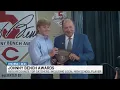 Reds recognize top catchers with Johnny Bench Awards