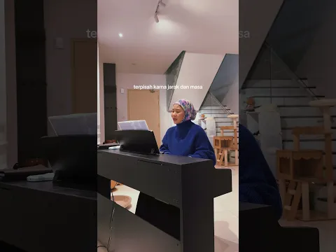 lagu paling sedih. Berjauh-an.