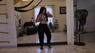 رقصة تباعا تباعا لشيرين يلا نرقصها سوااا   دندنها