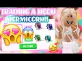 Download Lagu TRADING A NEON MERMICORN!! + TRADING FOR MEGAS! 🌈🎀🐥#roblox