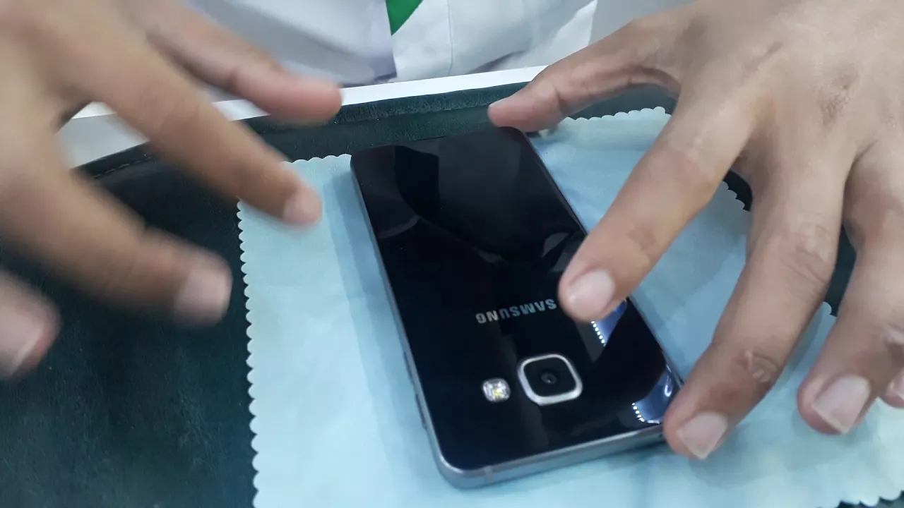 ganti casing Samsung j5(2015). 