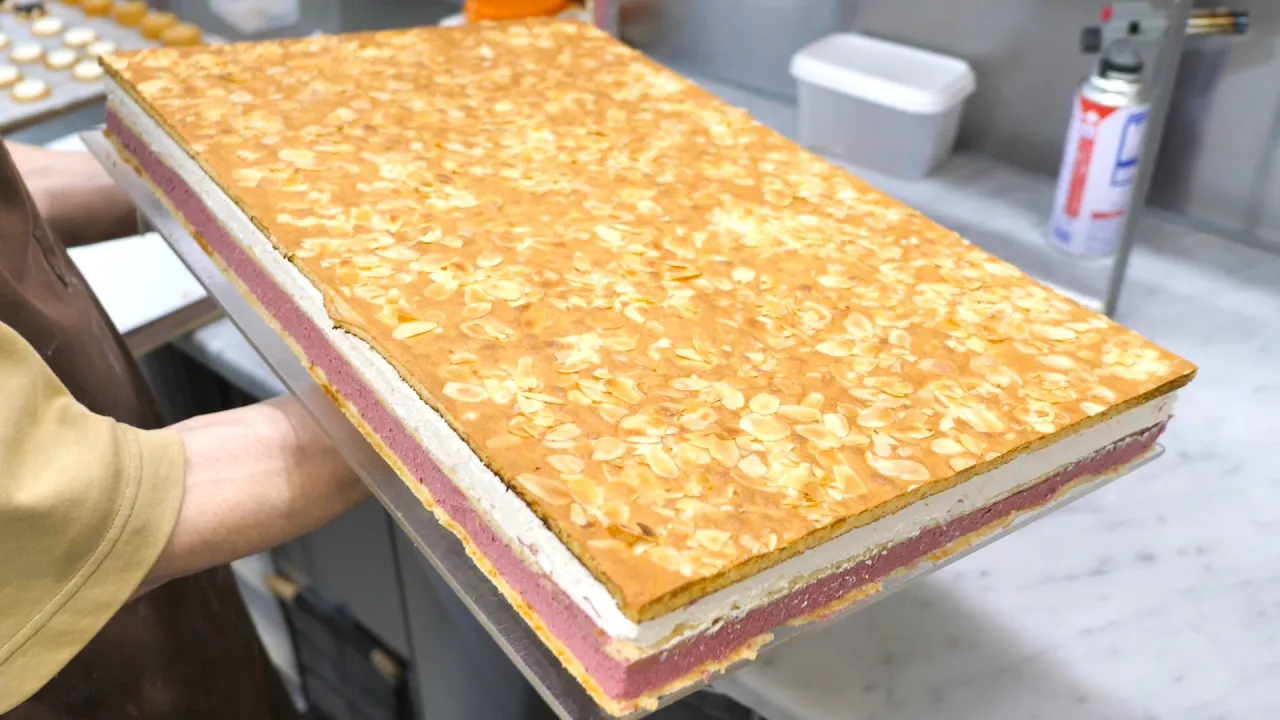 密着24時!巨大な苺カシスバニラケーキを作るケーキ屋さんの仕事風景|bilsonrollers