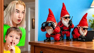 Гномы Шпионы Следят за Светой и Богданом!