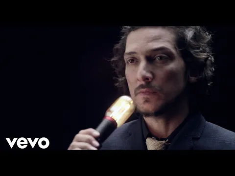 Download MP3 León Larregui - Brillas (Video Oficial)