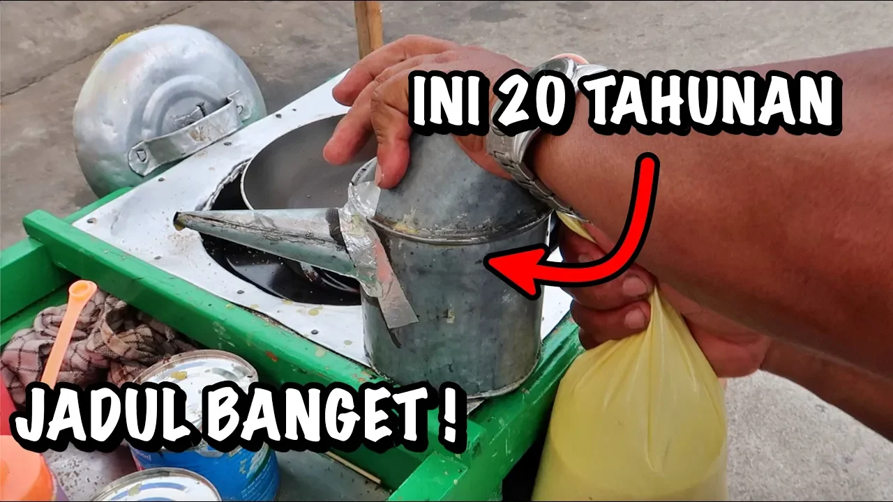 PENJUALNYA LUCU!!! CEMILAN ENAK DENGAN TOPING PREMIUM :) | BANDUNG STREET FOOD
