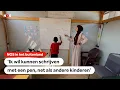 Download Lagu De enige mogelijkheid voor onderwijs in Gaza-Stad: Les in een tent