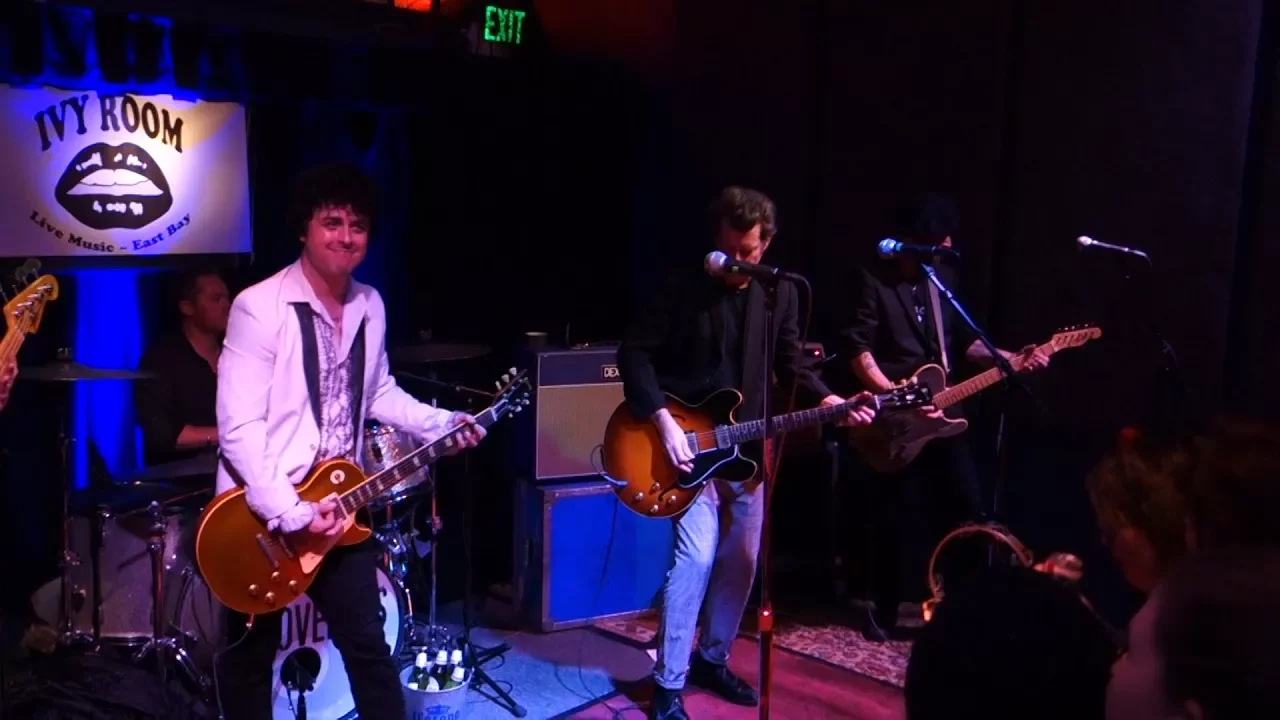 The Coverups (Green Day) - Pretty in Pink (The Psychedelic Furs cover) – Secret Show, Live in Albany The Coverups (Green Day) - Pretty in Pink (The Psychedelic Furs cover) – Secret Show, Live in Albany