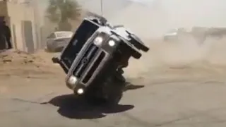 حادت انقلاب تويوتا لاندكروزر شاص 