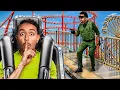 Download Lagu CACHE-CACHE GÉANT Dans Un PARC D'ATTRACTION  !!