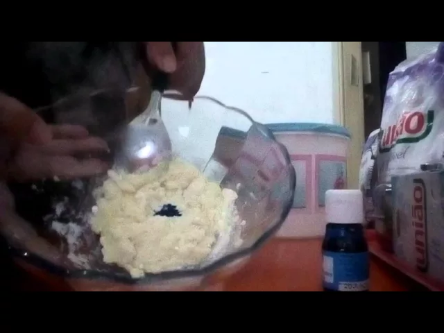 TINGIMENTO NA PASTA DE LEITE NINHO