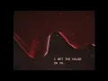 Maroon 5 - What Lovers Do ft. SZA (Lyric Video)