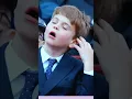 Download Lagu Hilarious!!! Prince Louis mimics his brother Prince George and ‘cleans’ Prince William’s uniform 🤣