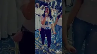 تحت بيتنا بياع حشي اقوله بانجو يقولي دندنها