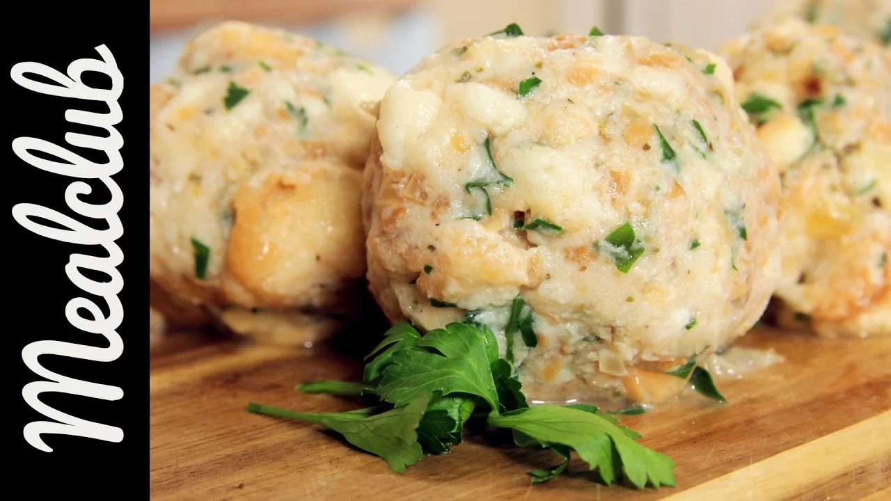 Sie gehören zu den schönsten Nebensachen der Welt – Knödel. Locker sollen sie sein, damit sie ganz v. 
