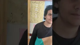 الدنيا ريشه فى هوا طايره بغير جناحين 