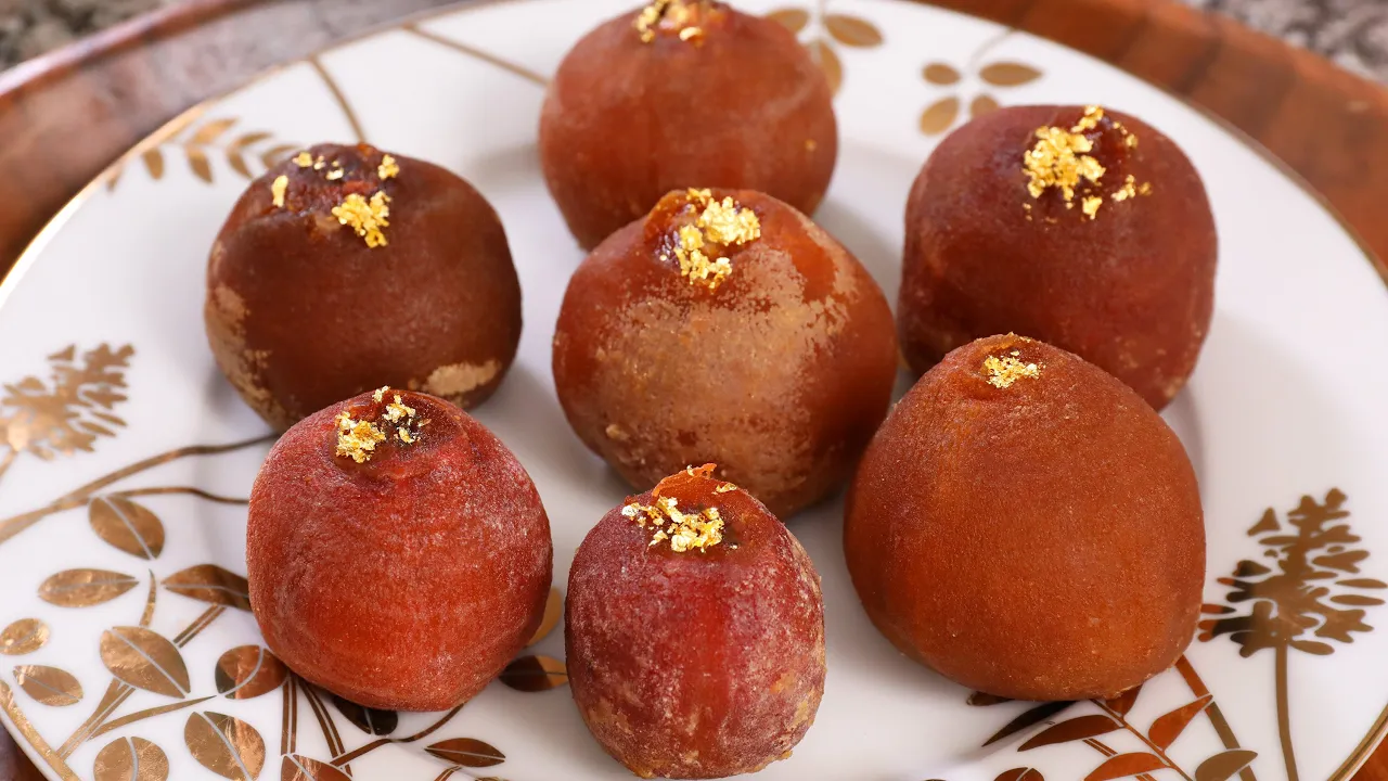 Gotgam-danji (Stuffed persimmons) 