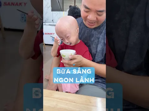 Kỷ luật bàn ăn là cứ phải có tí “bánh phỉnh” là ta nói ăn thun thút ạ ☺️ #tepgaofamily #begaotihon