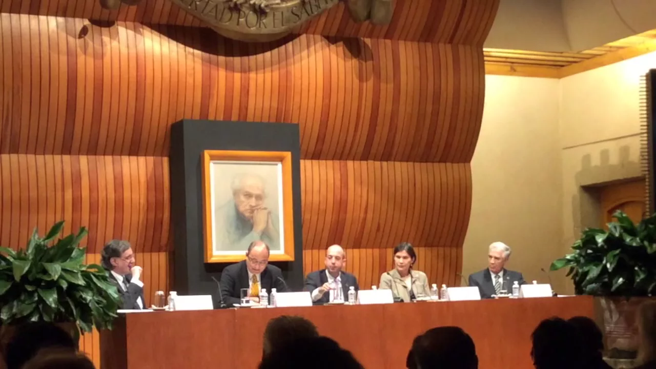 Mesas en Honor a Luis Villoro: "La Democracia"