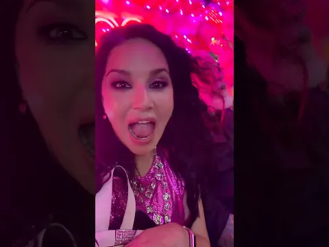We’re in NYC, Not Thailand! 😂🇺🇸 | Sunny Leone’s Crazy Auto Ride #Shorts