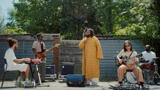 elmiene untitled how does it feel live session