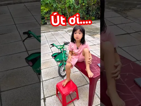 Ngộ Ngộ thương đàn gà con mất mẹ