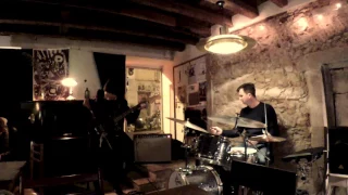 EEL SLAP live at Irreal Full gig
