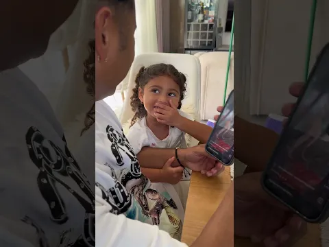 Chloe descubre a su papá
