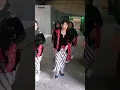 Download Lagu Wanita baju adat jawa kebaya hitam jarit batik selendang merah di kota lama Semarang #traditional