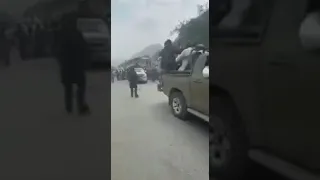 وصول وفد من جماعة اسامة بن لادن مع الحماية المشددة الى طالبان دندنها