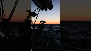 En pleine navigation, nous avons voulu partager un peu de ce que l’on ressent 🌙