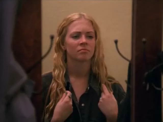 Melissa Joan Hart Sexy in tight jeans (Rent Control)