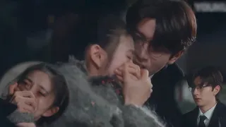 搶先看 灰姑娘得知一切都是一場夢瞬間崩潰暈厥 霸總心疼的不得了緊緊抱著她 脱轨 Derailment 