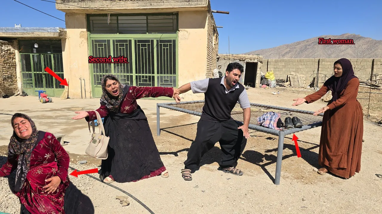 محبت:Caught in Emotions: The Second lady, Who Was in Pain, Couldn't Take Her Husband to the Doctor