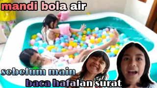 mandi bola di kolam air sebelum berenang belajar dulu