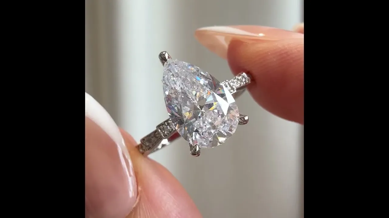 Celeste丨3CT Pear Cut Lab Diamond Hidden Halo Ring-Modern Style