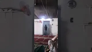 نواف خالد المحمد طفل يبلغ من العمر 8سنوات يعيش في مخيماات في سوريا 