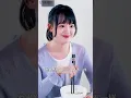 冷面總裁對女人不屑，認為所有接近他的都是拜金女，卻對救下他奶奶的鄉下女孩第一次心動失控，當場​​帶她去領證閃婚，從此將她留在身邊輕吻哄！